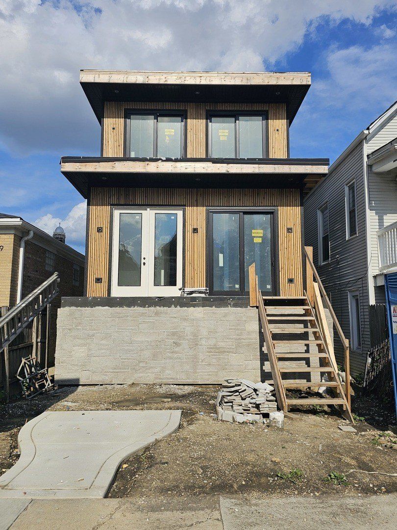 2837 N Ridgeway Avenue. Chicago, IL 60618