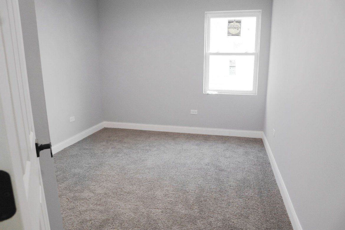 37 N Lotus Avenue. Chicago, IL 60644