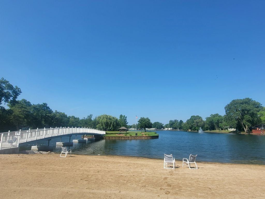 1124 Lake Terrace 159. Elgin, IL 60123