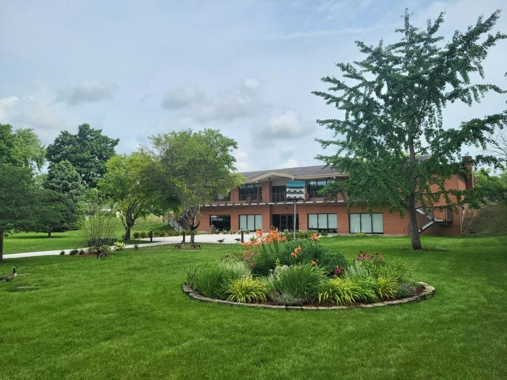 1116 Candlewood Road 356. Elgin, IL 60123