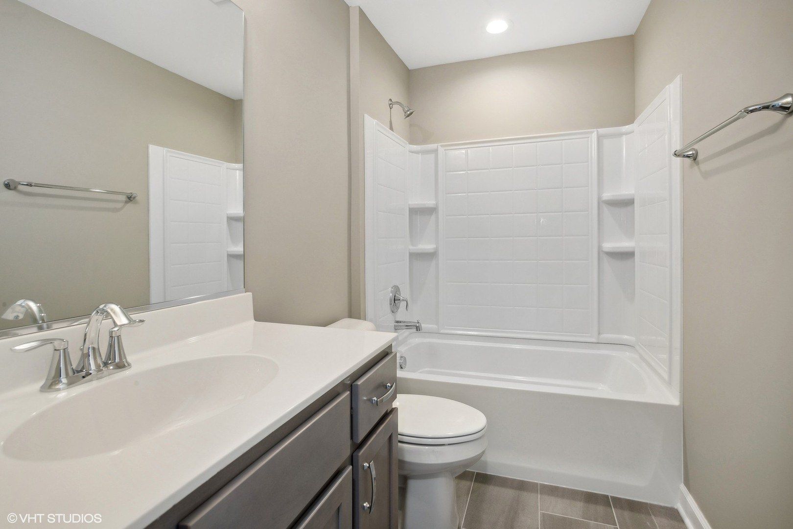 276 Masters Drive. Addison, IL 60101