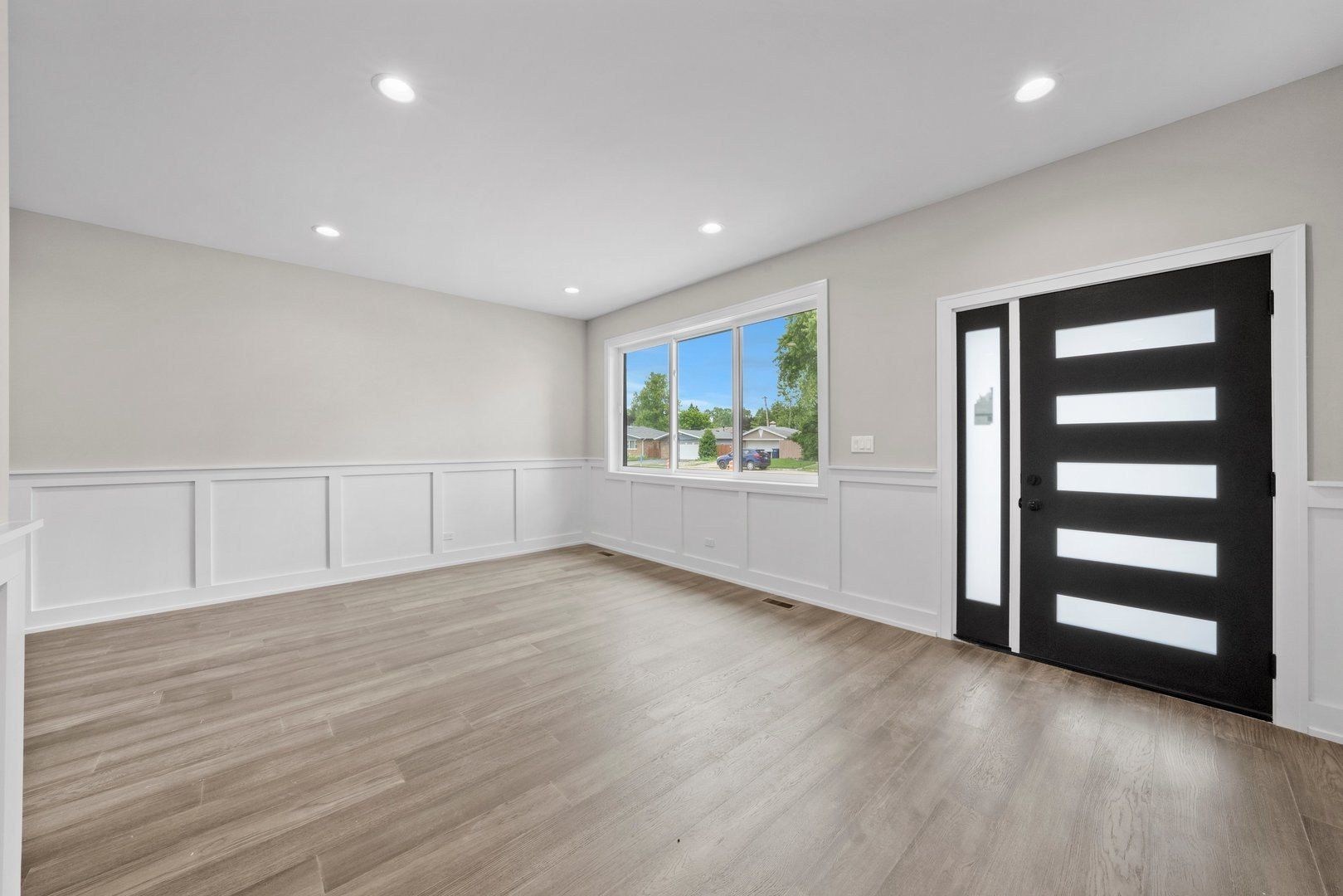 10718 S Worth Avenue. Worth, IL 60482