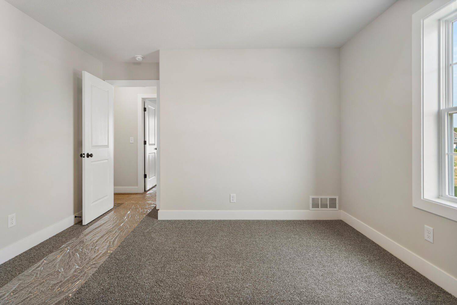 21 Meadow Drive. Monticello, IL 61856