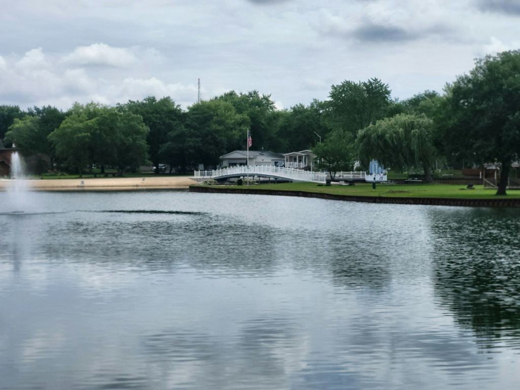 1143 Bayside Road 149. Elgin, IL 60123