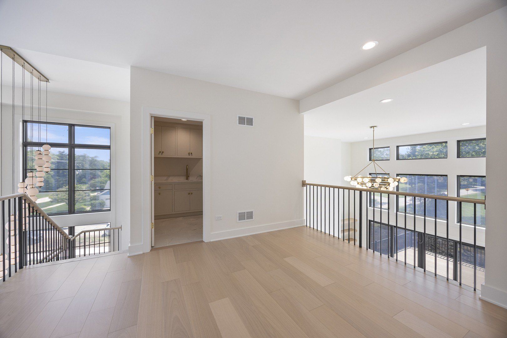 11901 Heritage Drive. Burr Ridge, IL 60527