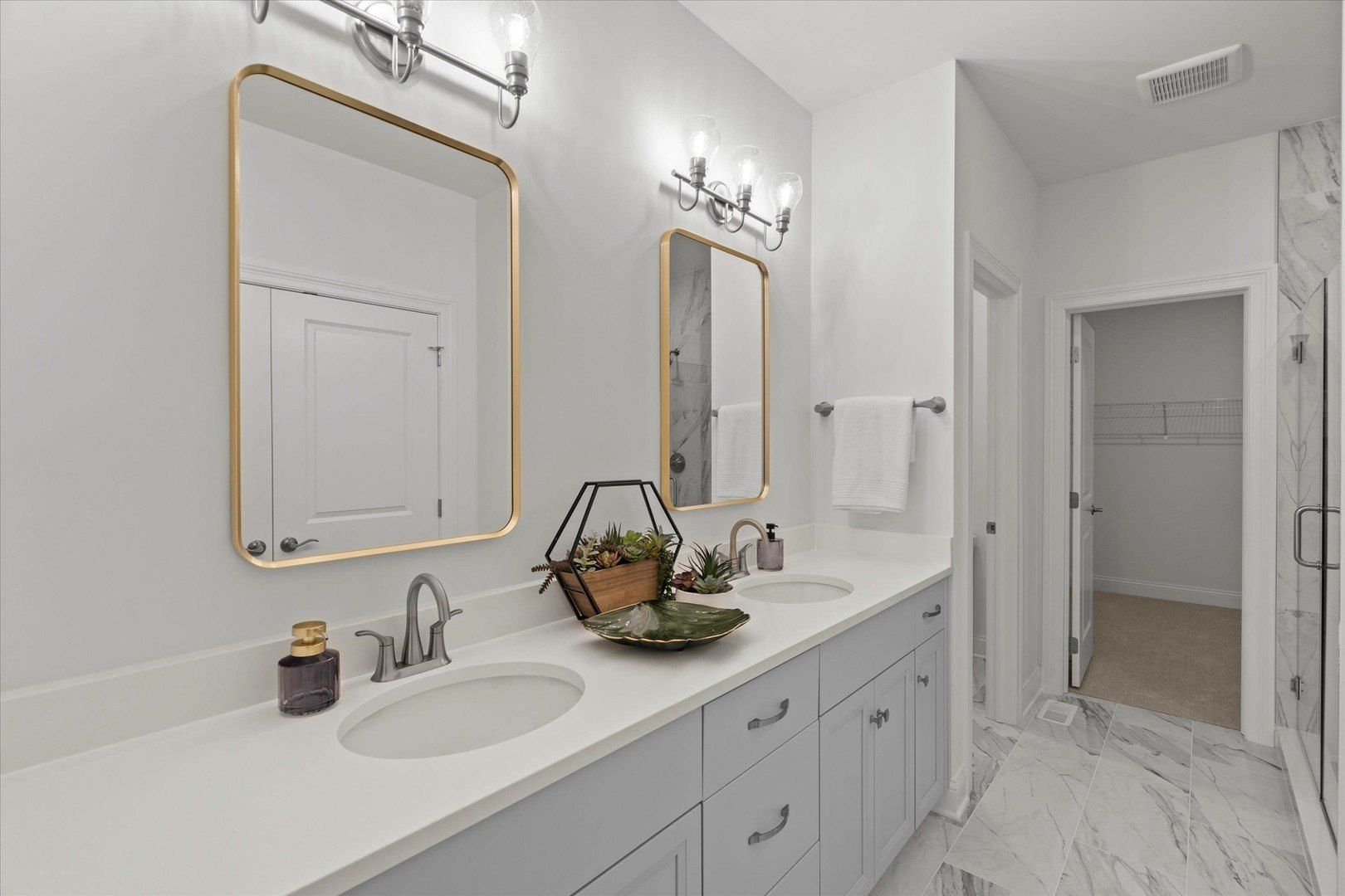 16550 Kayla Drive. Lemont, IL 60439