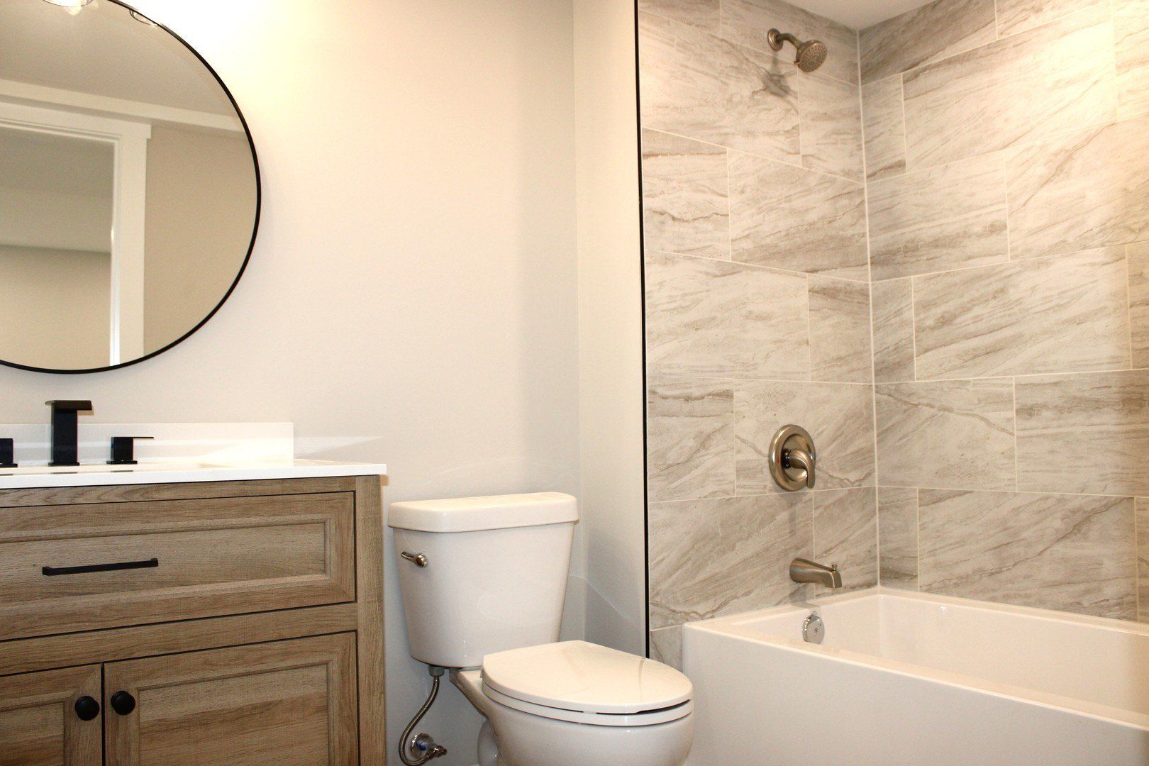 120 Kevin Drive. Diamond, IL 60416