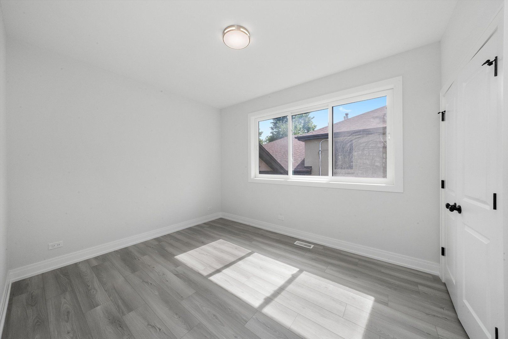 10738 S Worth Avenue. Worth, IL 60482