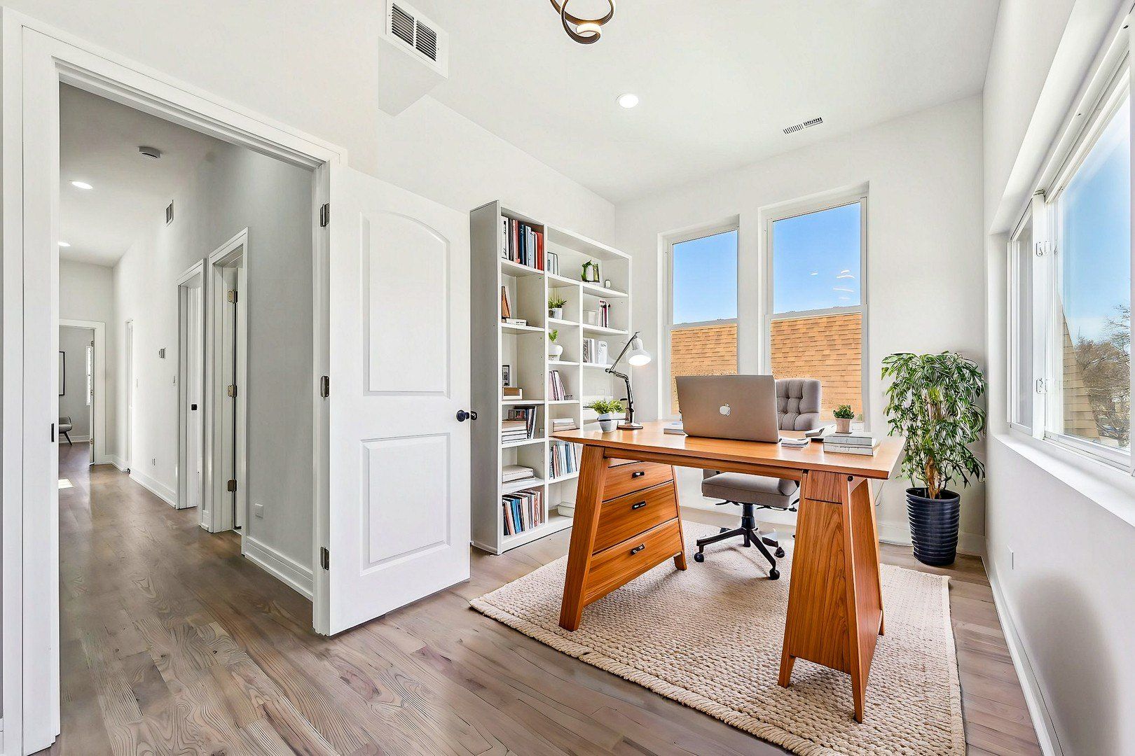 932 N Monticello Avenue. Chicago, IL 60651