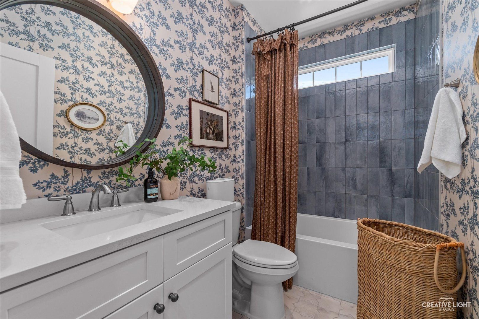 668 Cumberland Lane. Oswego, IL 60543