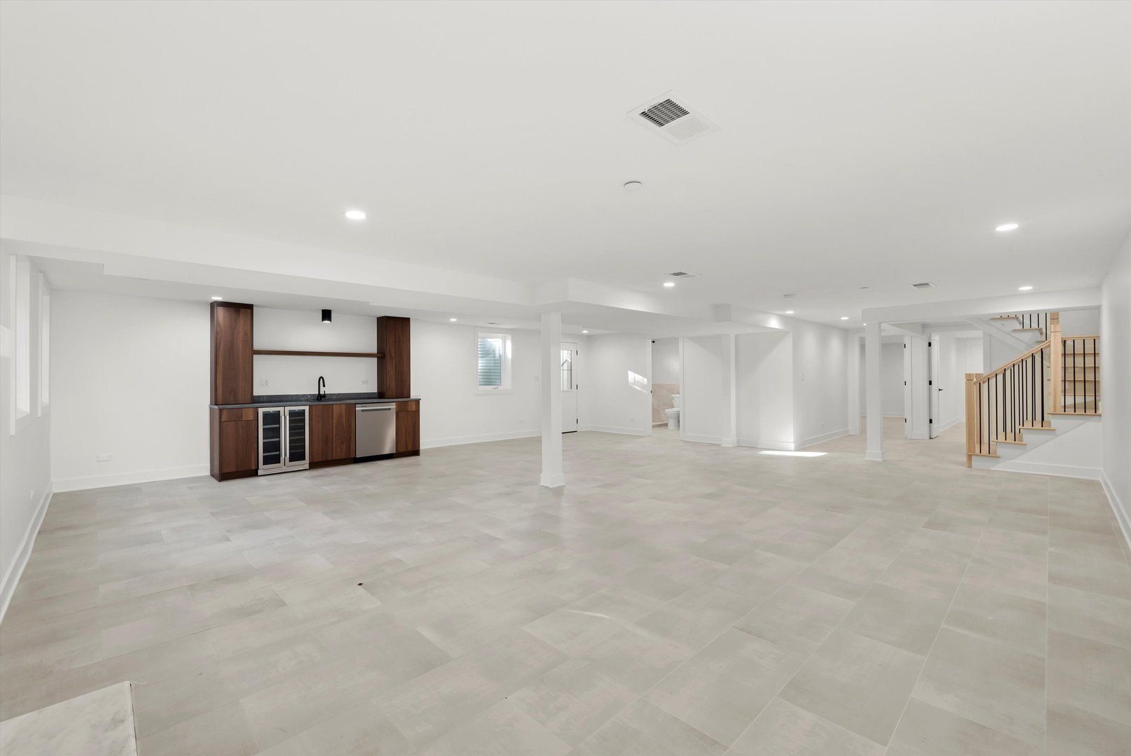 1037 Belleforte Avenue. Oak Park, IL 60302