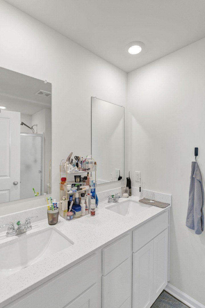 1464 Sequoia Way. Hampshire, IL 60140