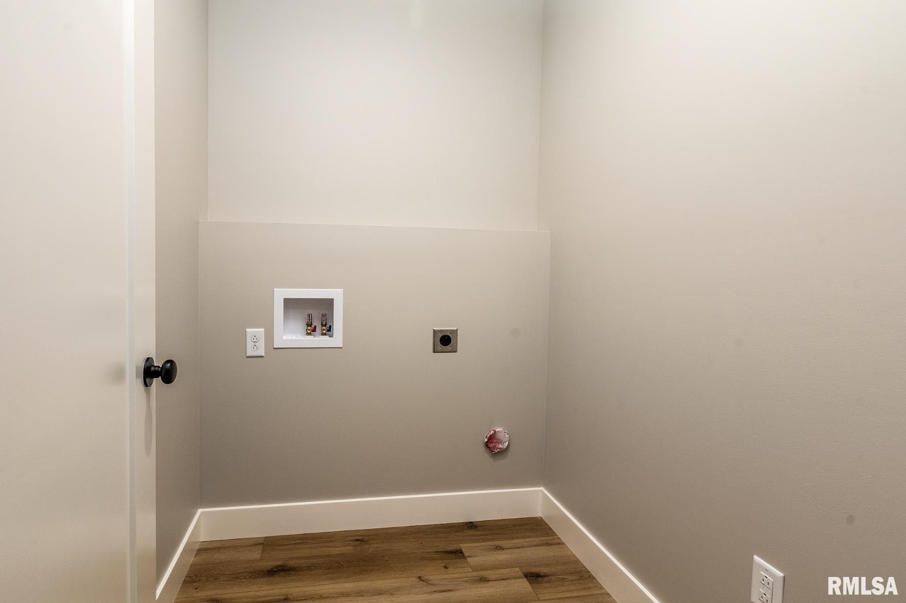 207 S Rowatt Street. Cambria, IL 62915