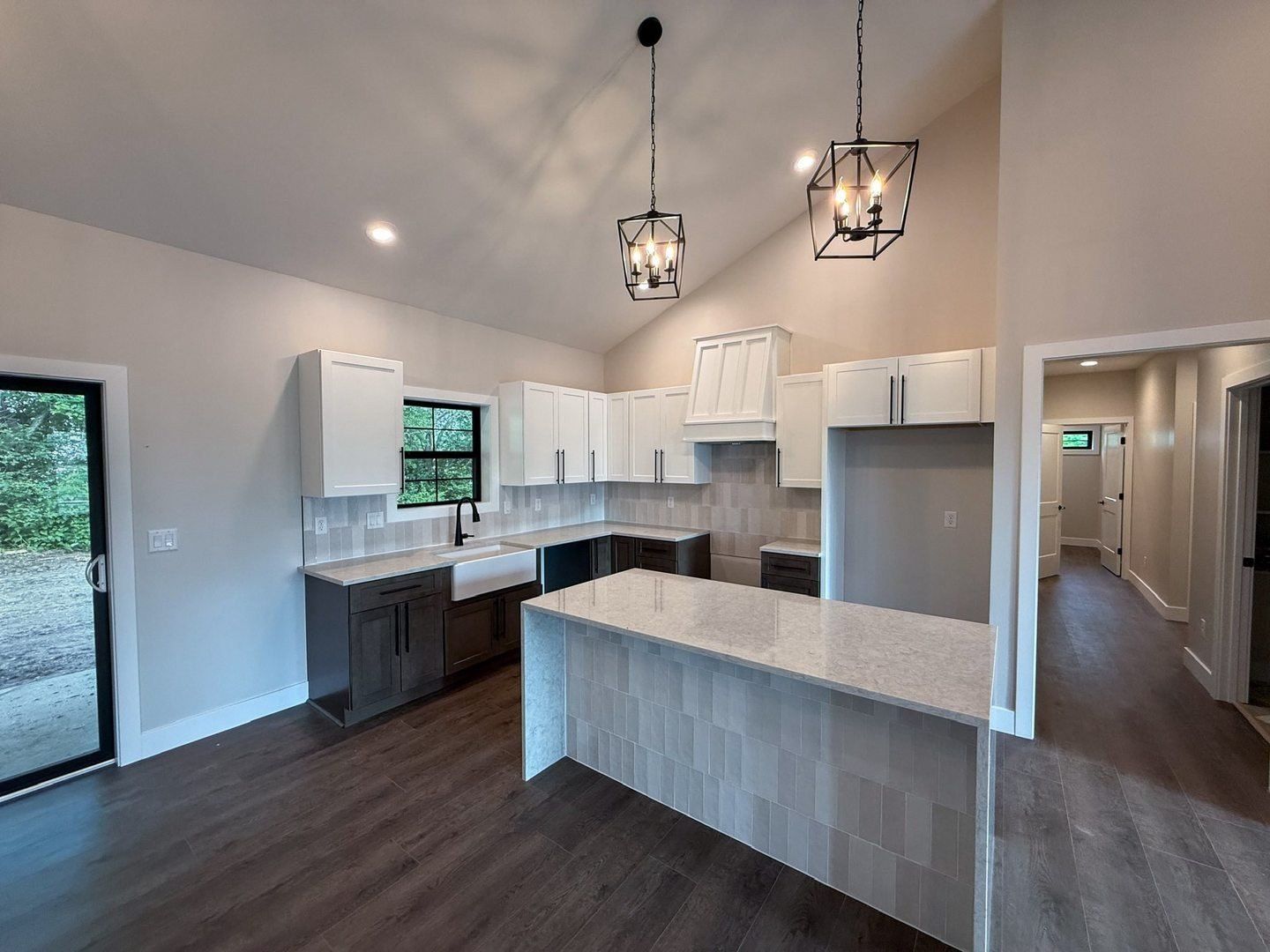 1905 S Stone Creek Boulevard. Urbana, IL 61802