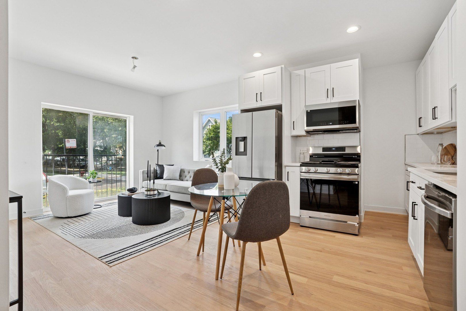 6755 N Hermitage Avenue. Chicago, IL 60626