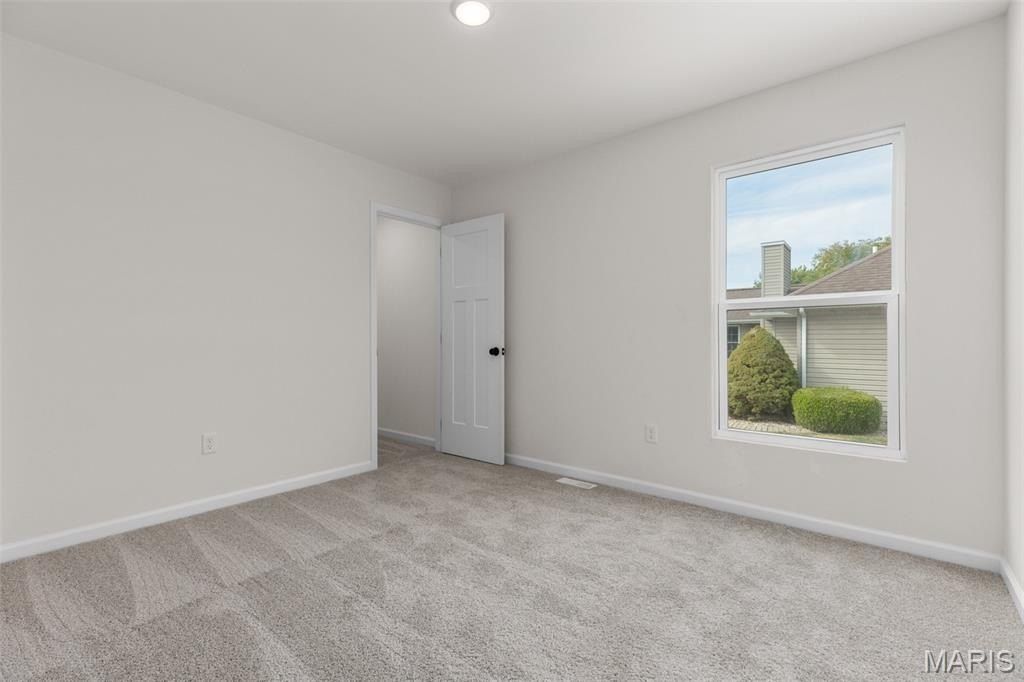 1016 Fox Manor Court. Staunton, IL 62088