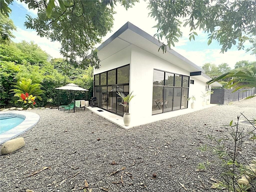 810 Ruta Nacional Primaria 34 Street. Aurora, IL 60504