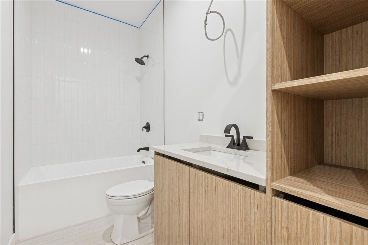 1325 N Artesian Avenue. Chicago, IL 60622