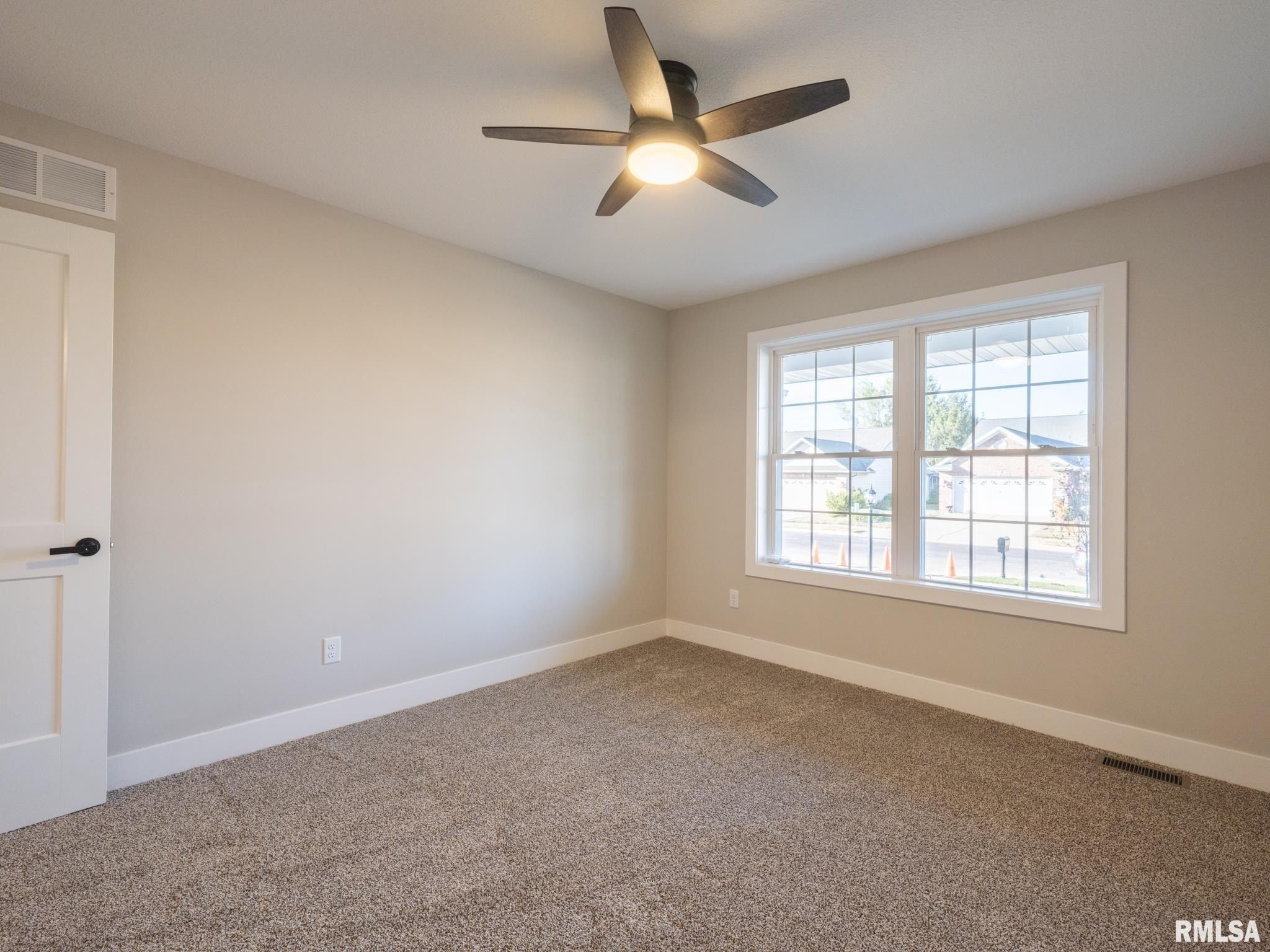 3718 W Eagle Point Drive. Peoria, IL 61615