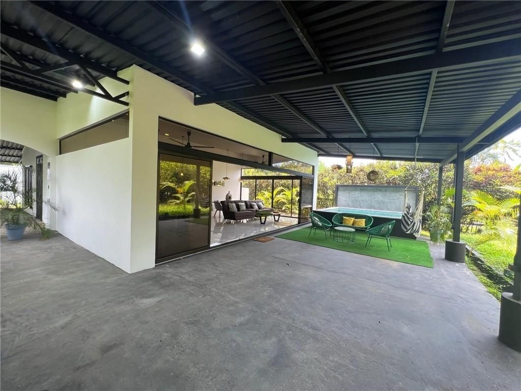 520 C Garcias Street. Aurora, IL 60504