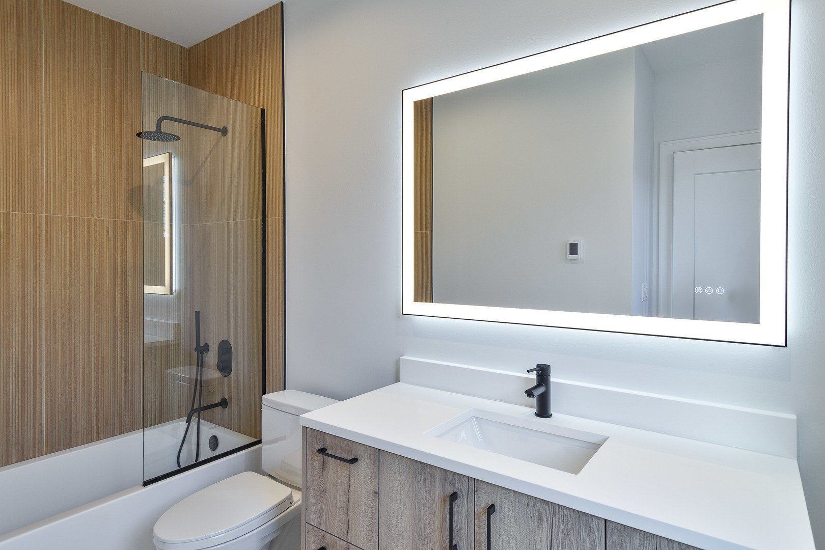 1907 W Wolfram Street. Chicago, IL 60657