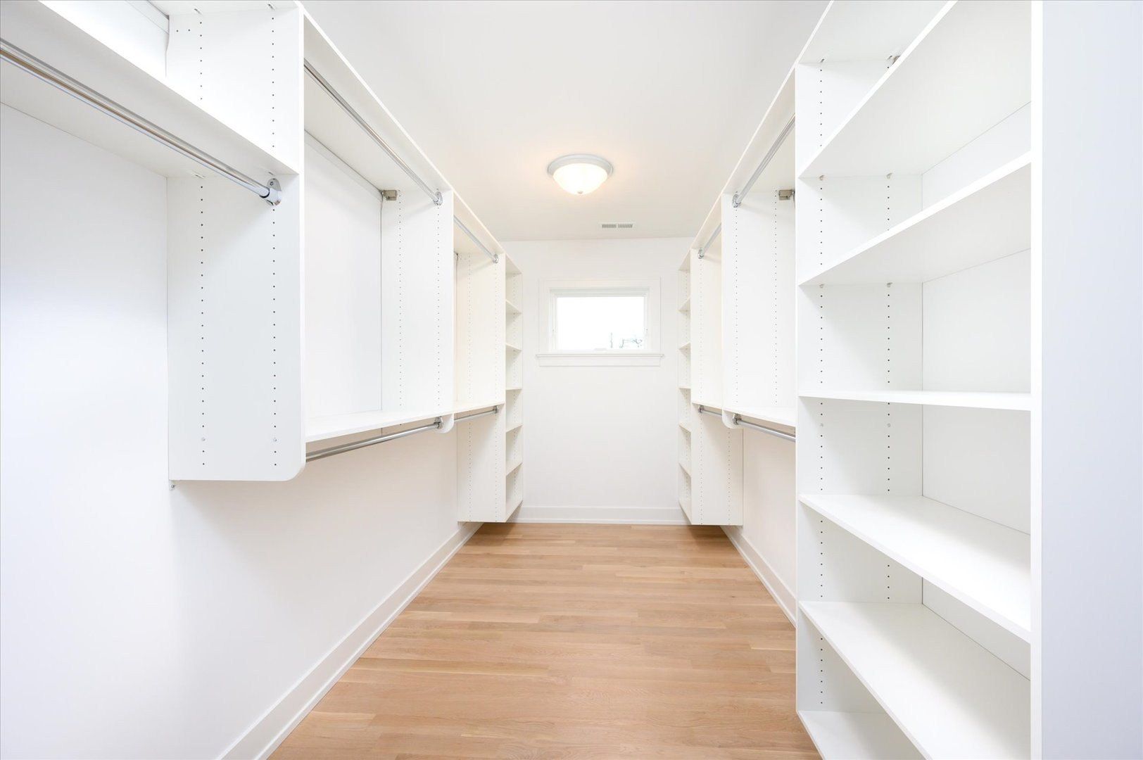 570 S Parkside Avenue. Elmhurst, IL 60126