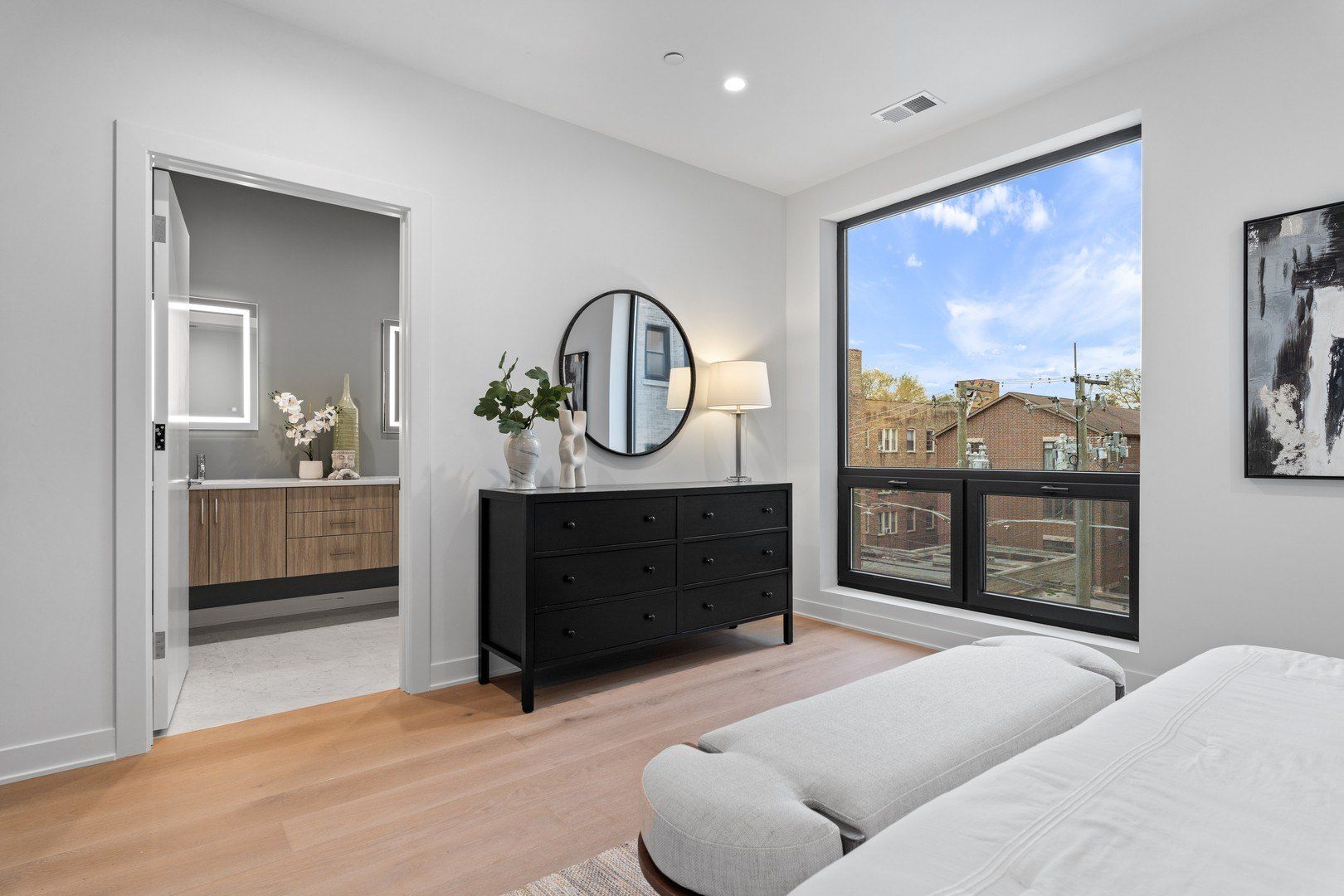 5114 S Kenwood Avenue. Chicago, IL 60615