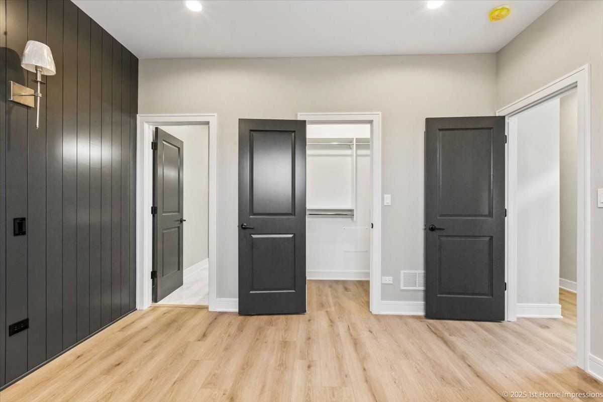 4932 S Champlain Avenue. Chicago, IL 60615