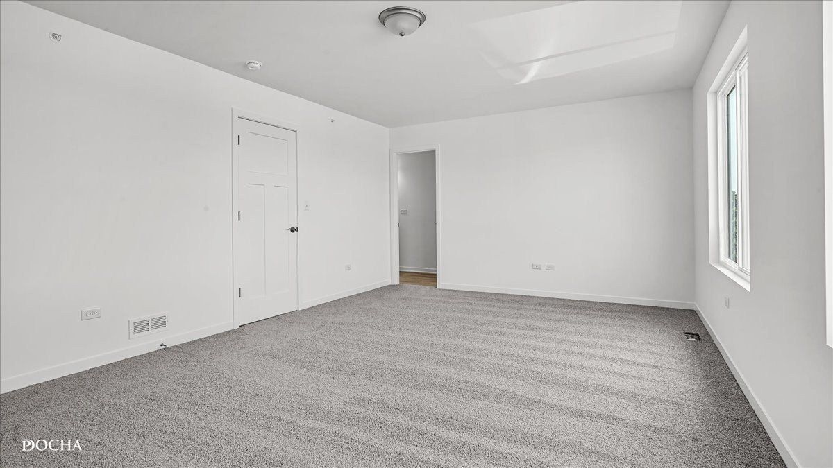 1216 Gillespie Lane. Yorkville, IL 60560