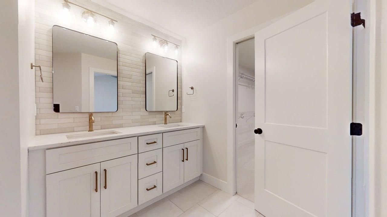 5006 Chestnut Grove Drive. Champaign, IL 61822