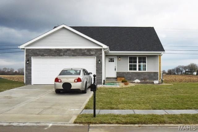 620 Eisenhower Boulevard. Troy, IL 62294