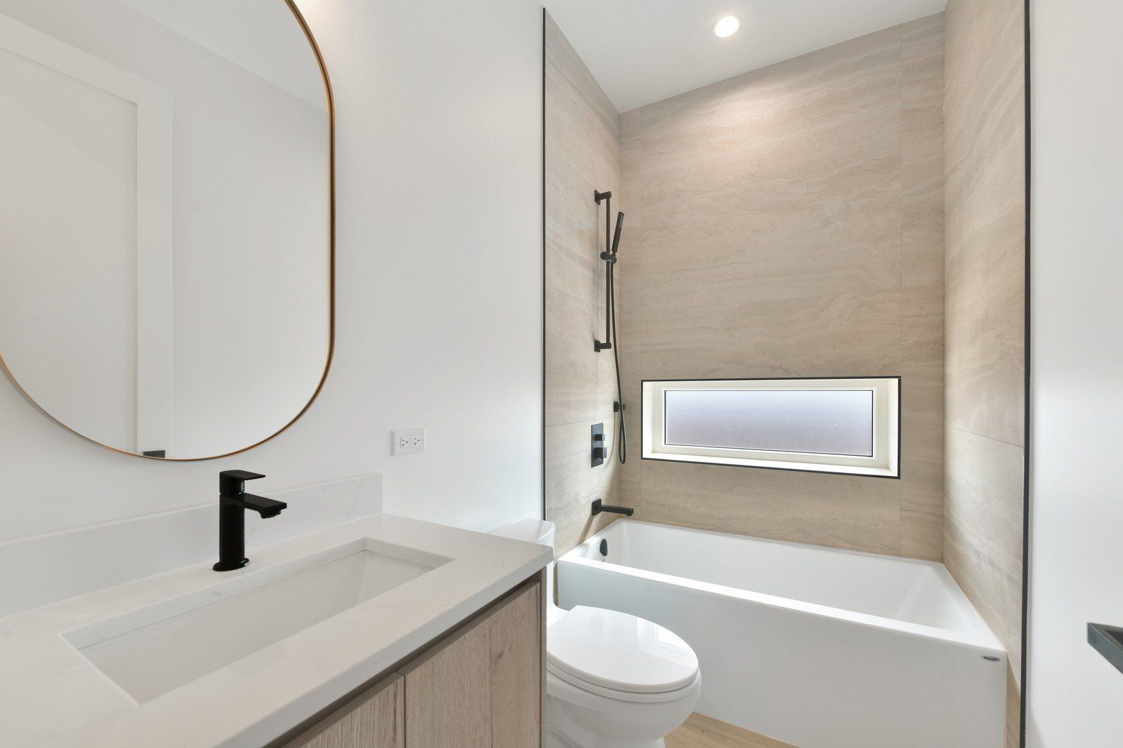 2147 W Adams Street. Chicago, IL 60612