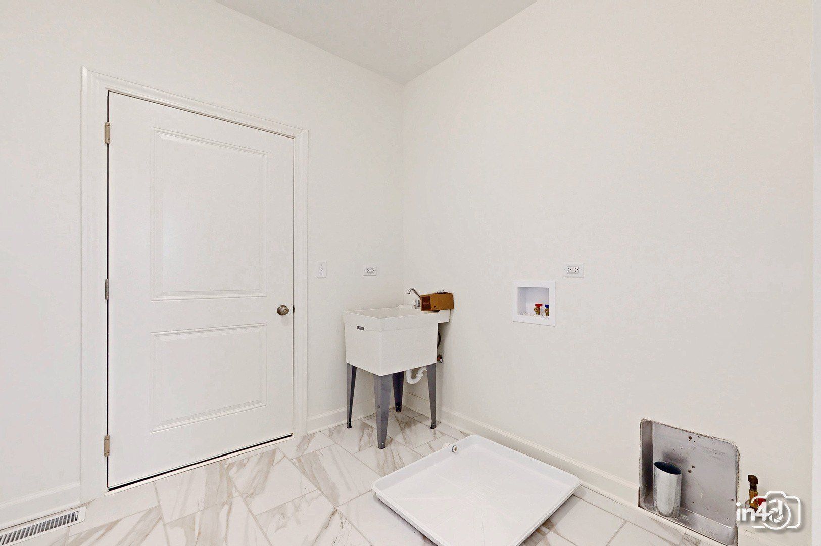 24445 W River Crossing Drive. Shorewood, IL 60404