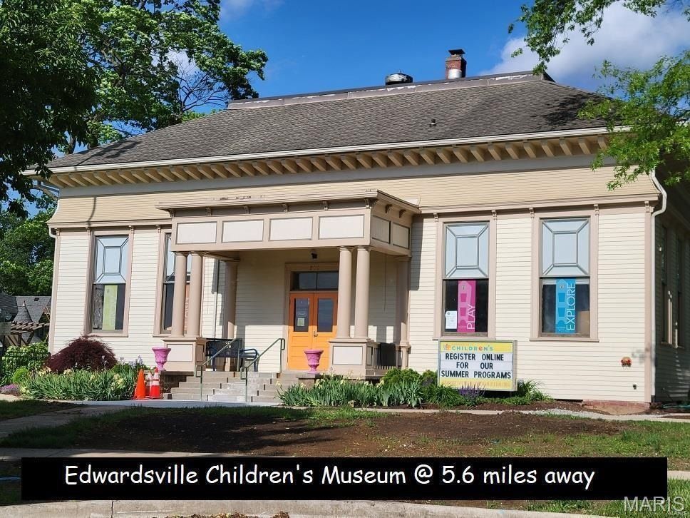 5 Grant Court. Troy, IL 62294