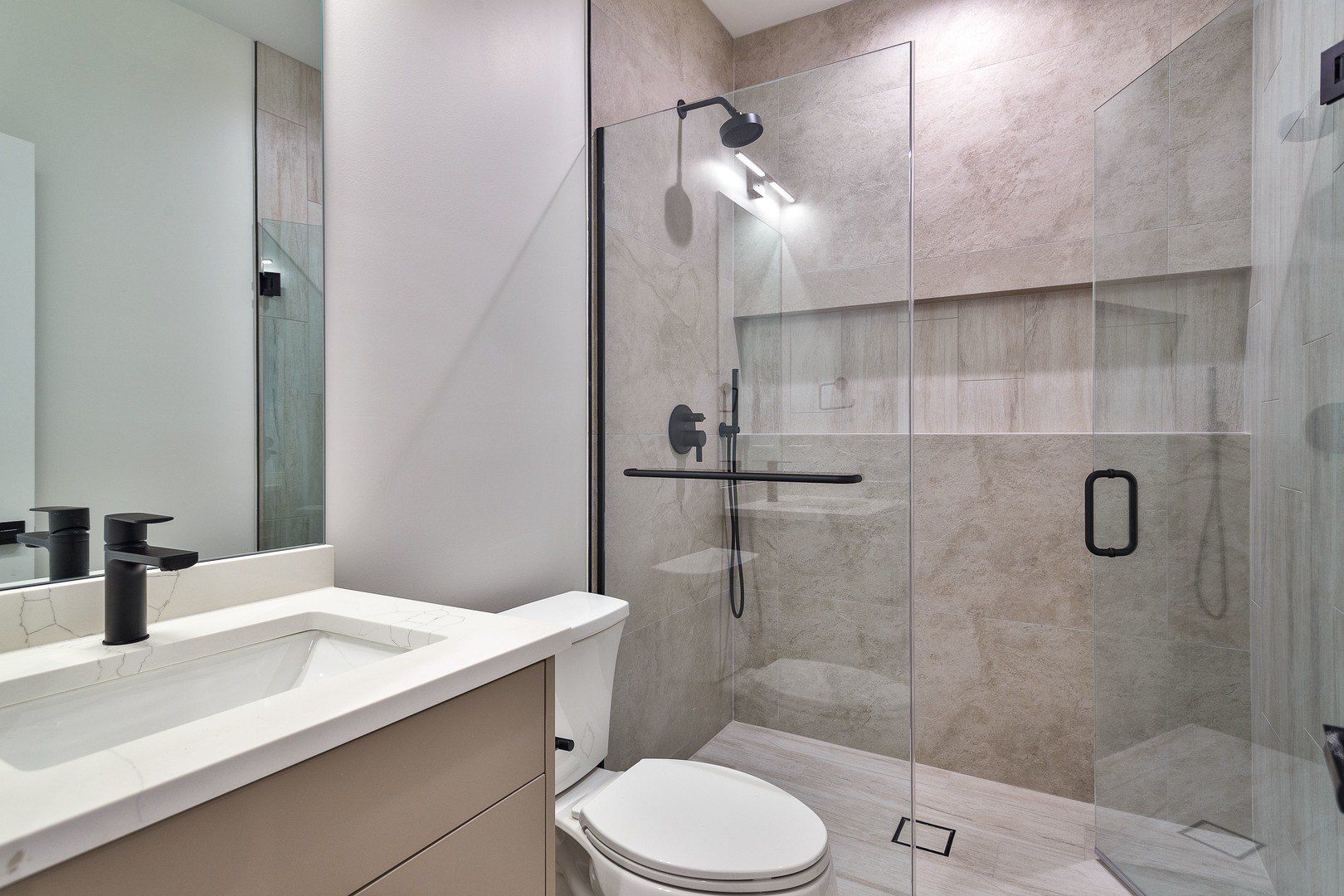 4246 N Kimball Avenue. Chicago, IL 60618