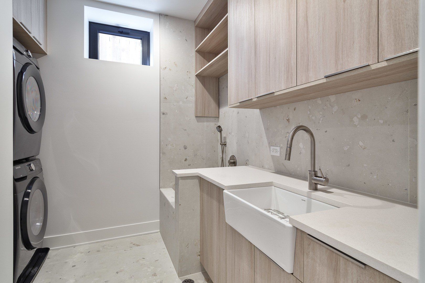 1416 W Warner Avenue. Chicago, IL 60613