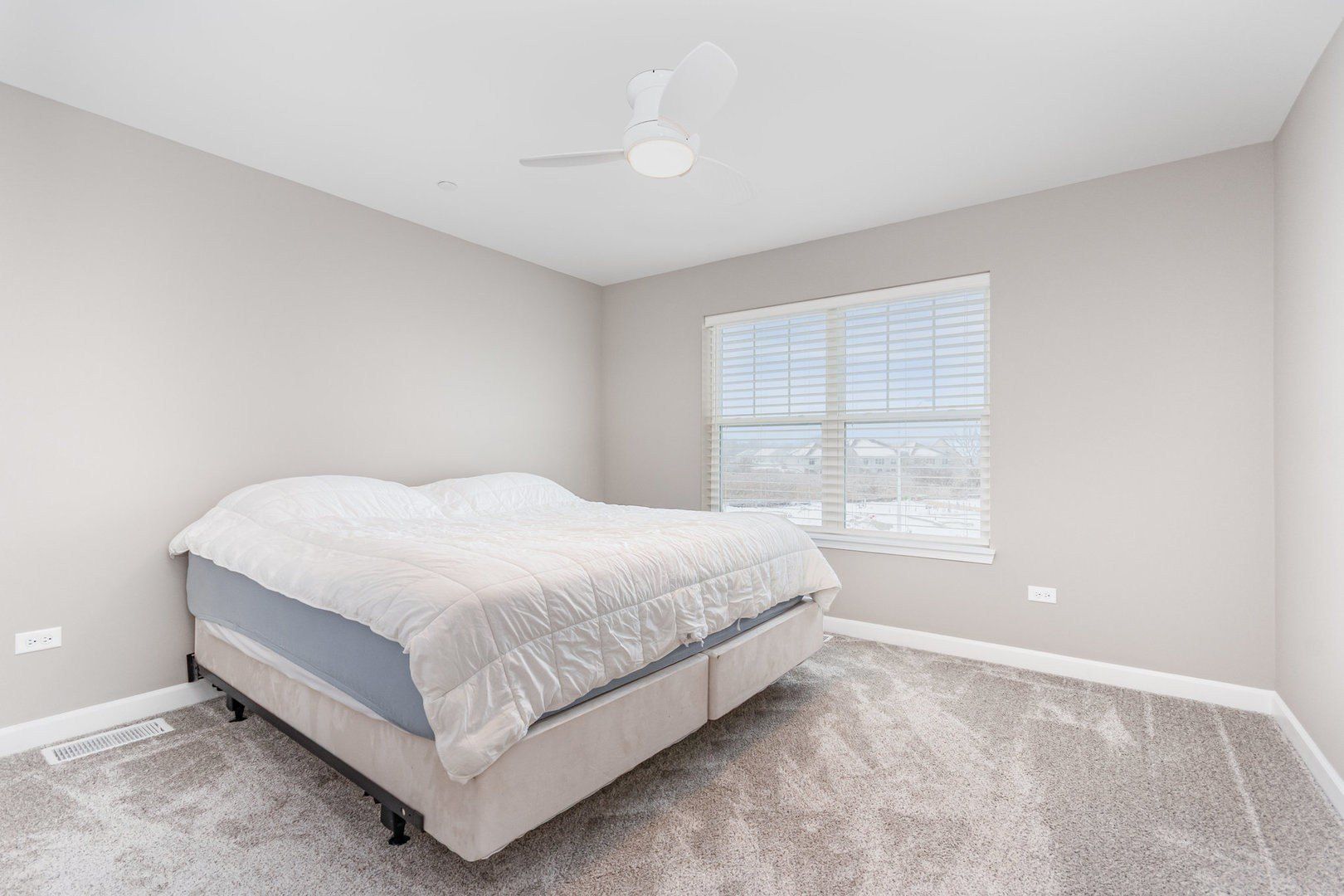 253 Masters Drive. Addison, IL 60101