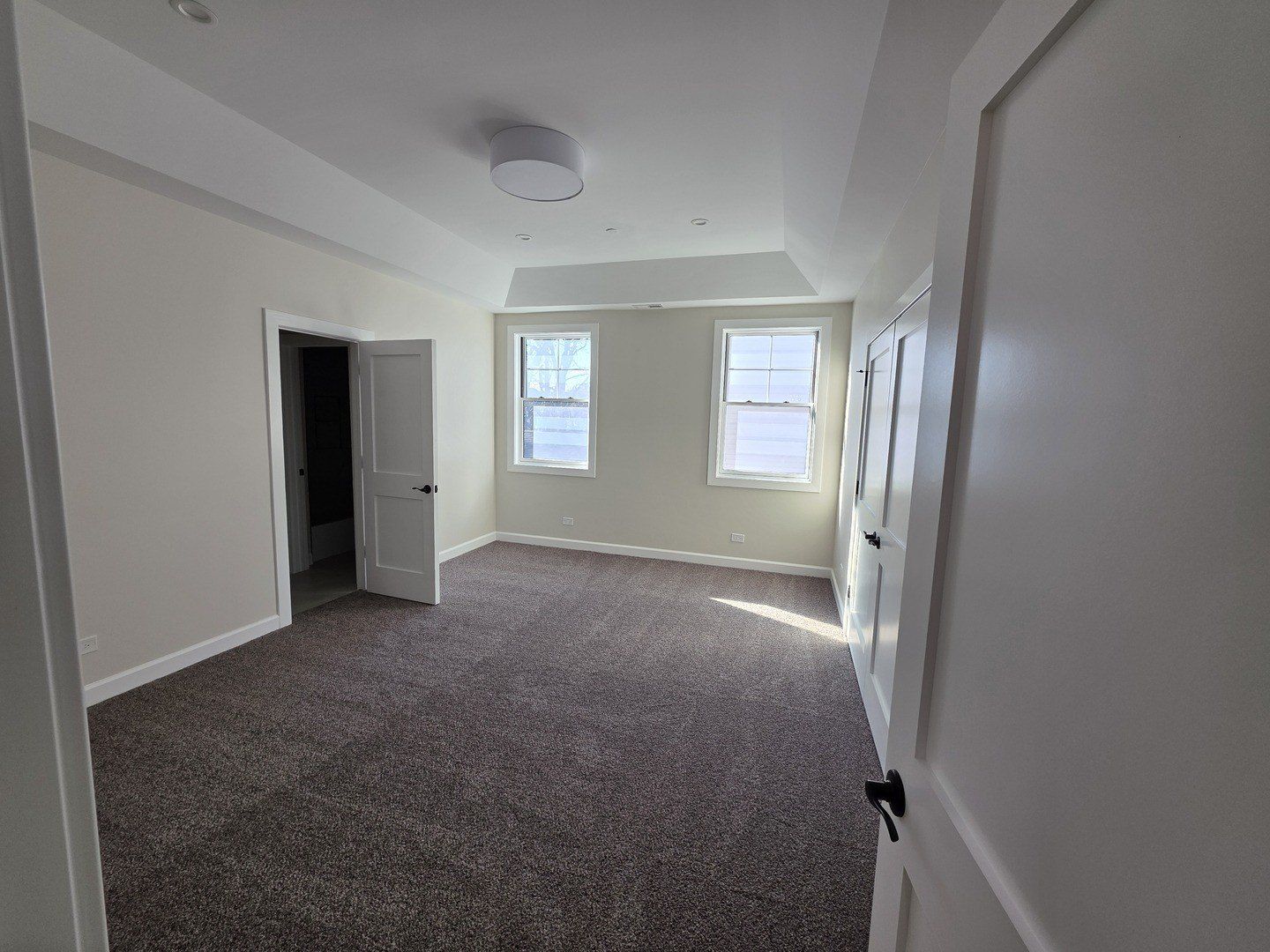 926 E Crest Avenue. Addison, IL 60101