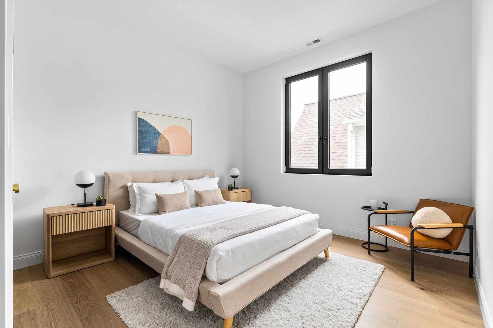 2127 W Dickens Avenue. Chicago, IL 60647