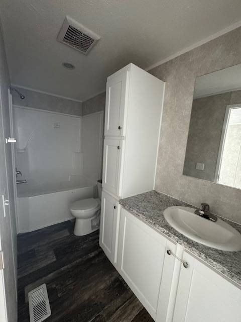 128 W 8Th St. Coal Valley, IL 61240