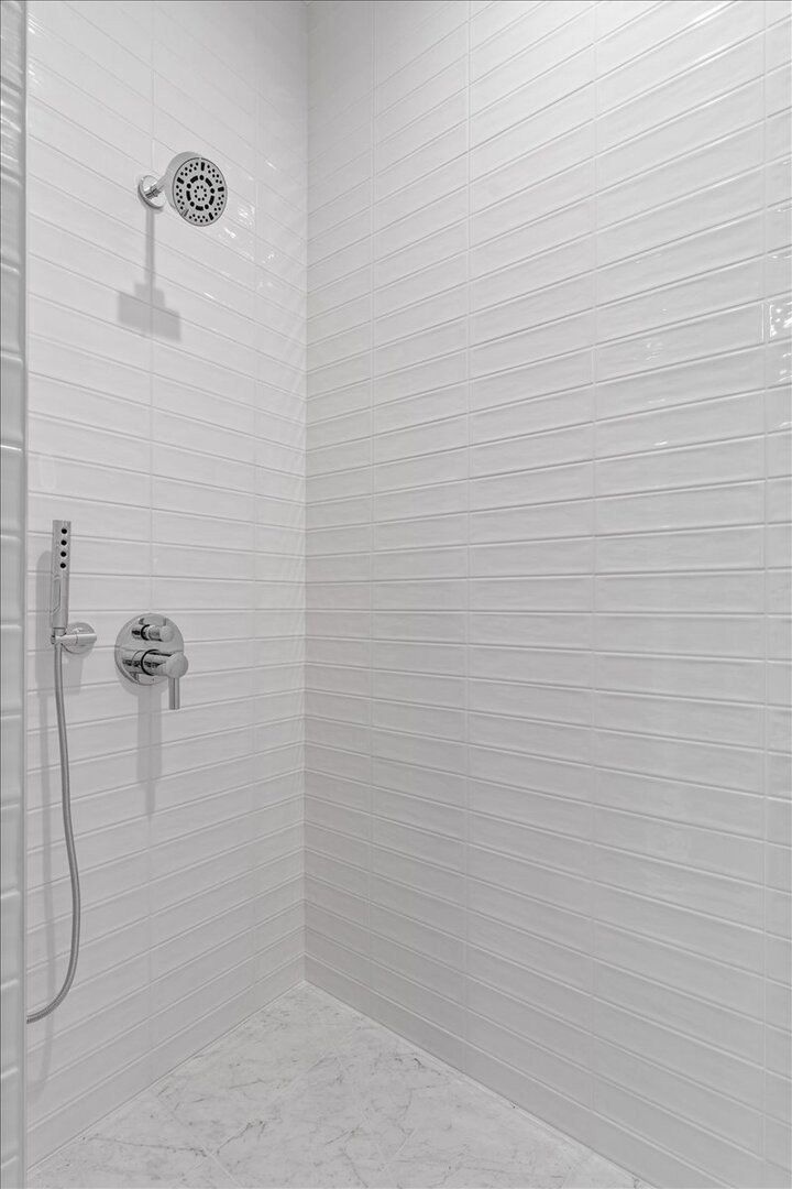 1340 W Chestnut Street. Chicago, IL 60642