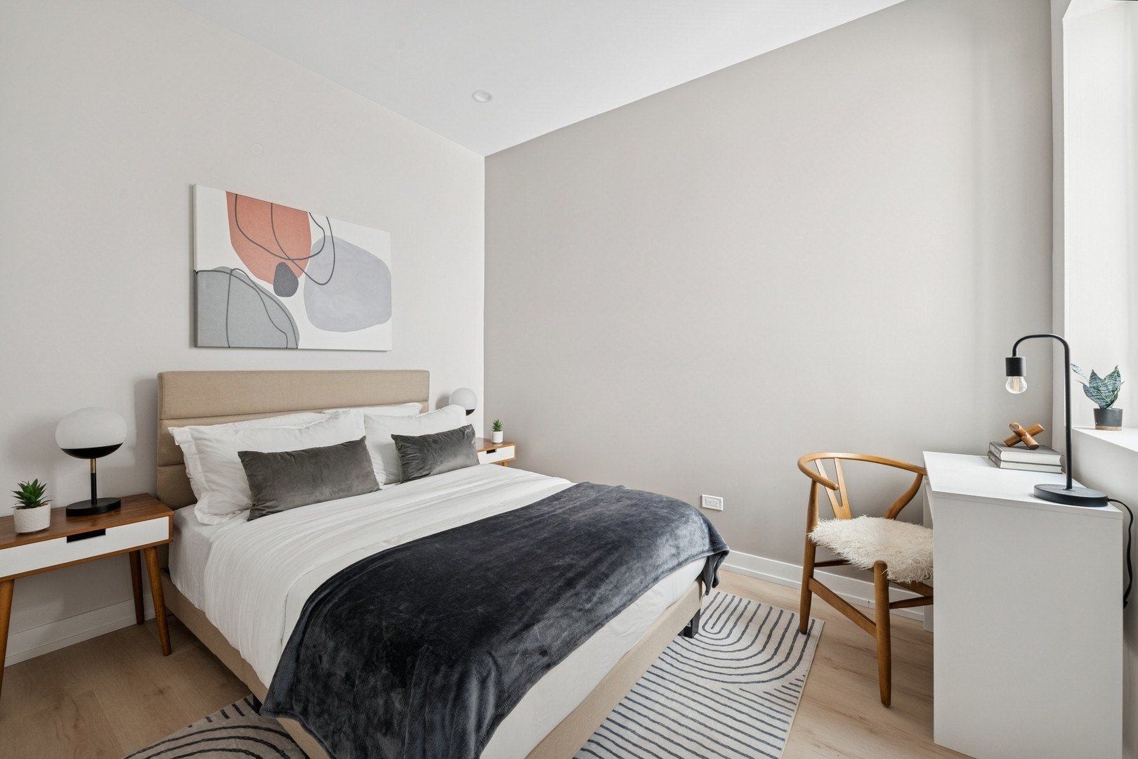 1355 N Western Avenue. Chicago, IL 60622