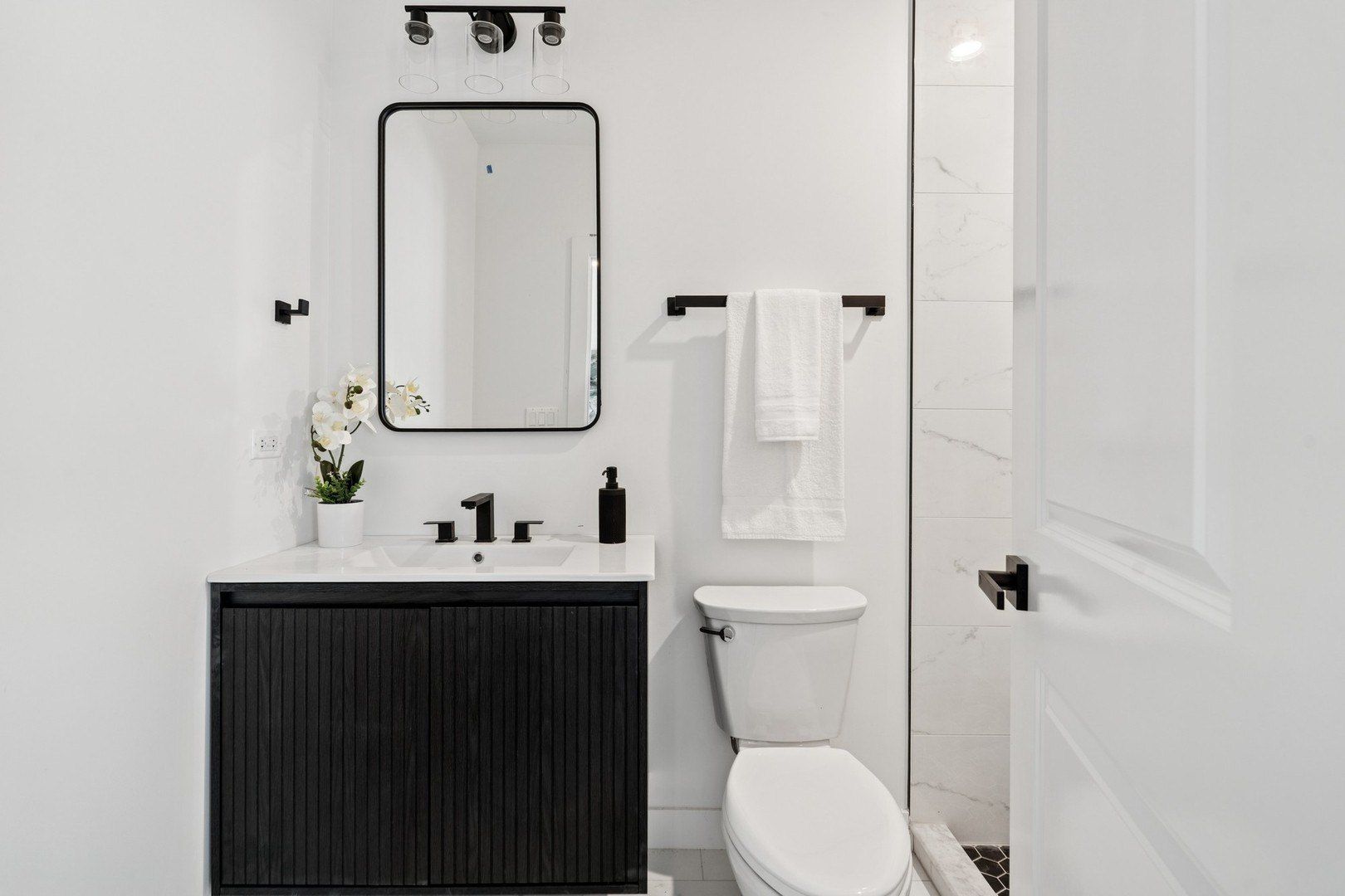 6753 N Hermitage Avenue. Chicago, IL 60626