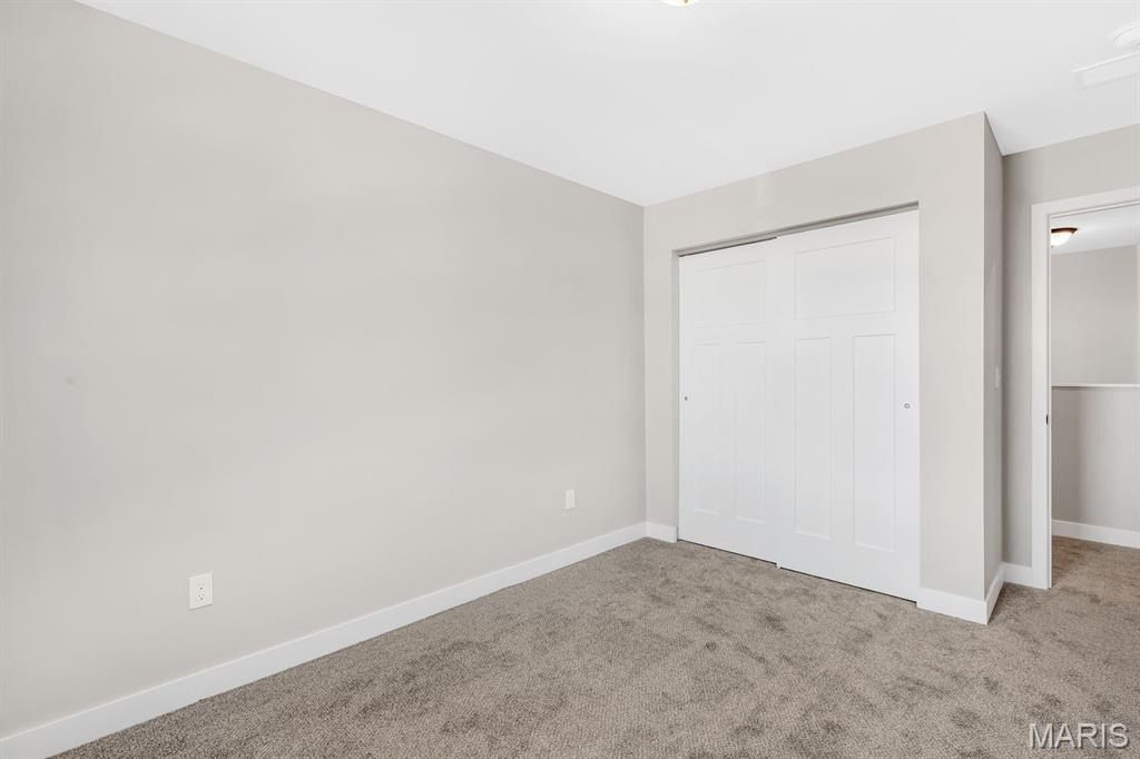 6 Tether Court. Hamel, IL 62046