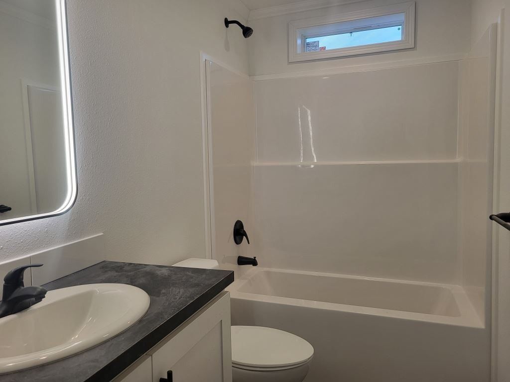 1167 Candida Road 532. Elgin, IL 60123