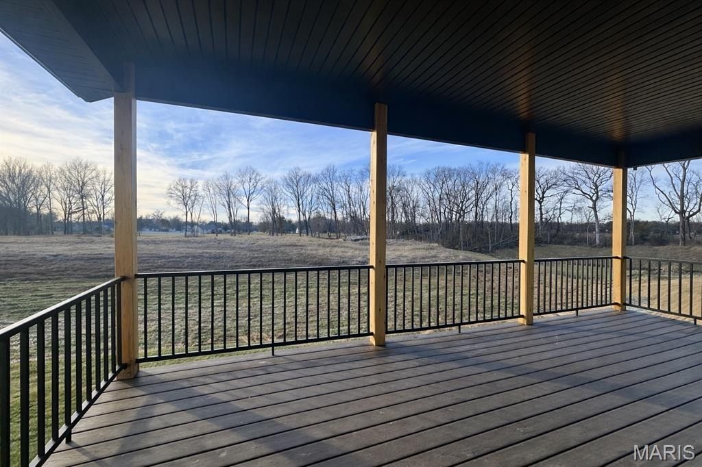 621 Glendale Drive. Troy, IL 62294