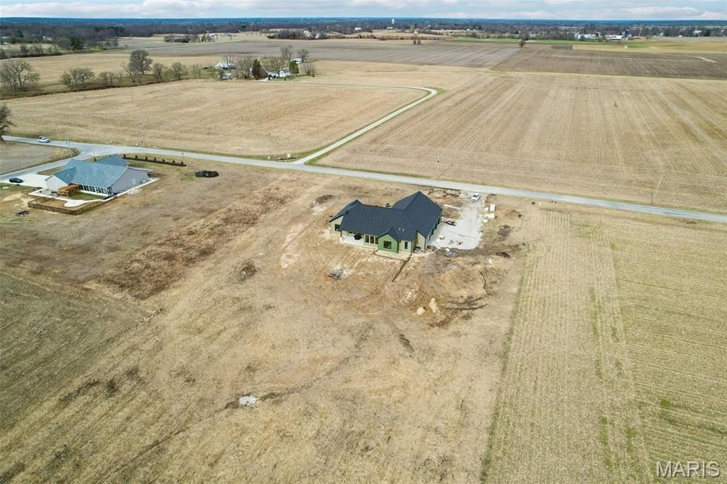 2854 Fawn Meadows Court. Edwardsville, IL 62025