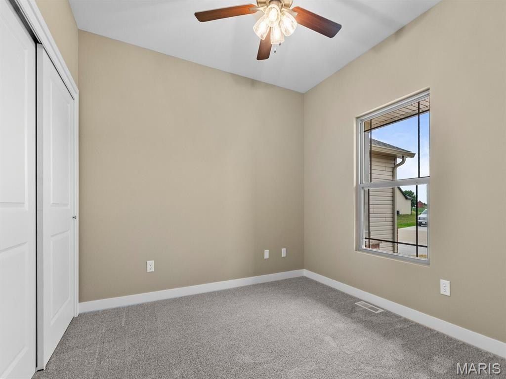 922 Seneca Drive. Waterloo, IL 62298