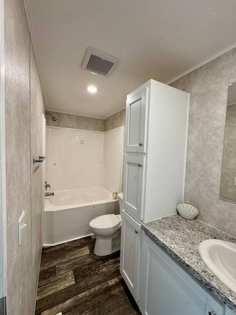 128 W 8Th St. Coal Valley, IL 61240