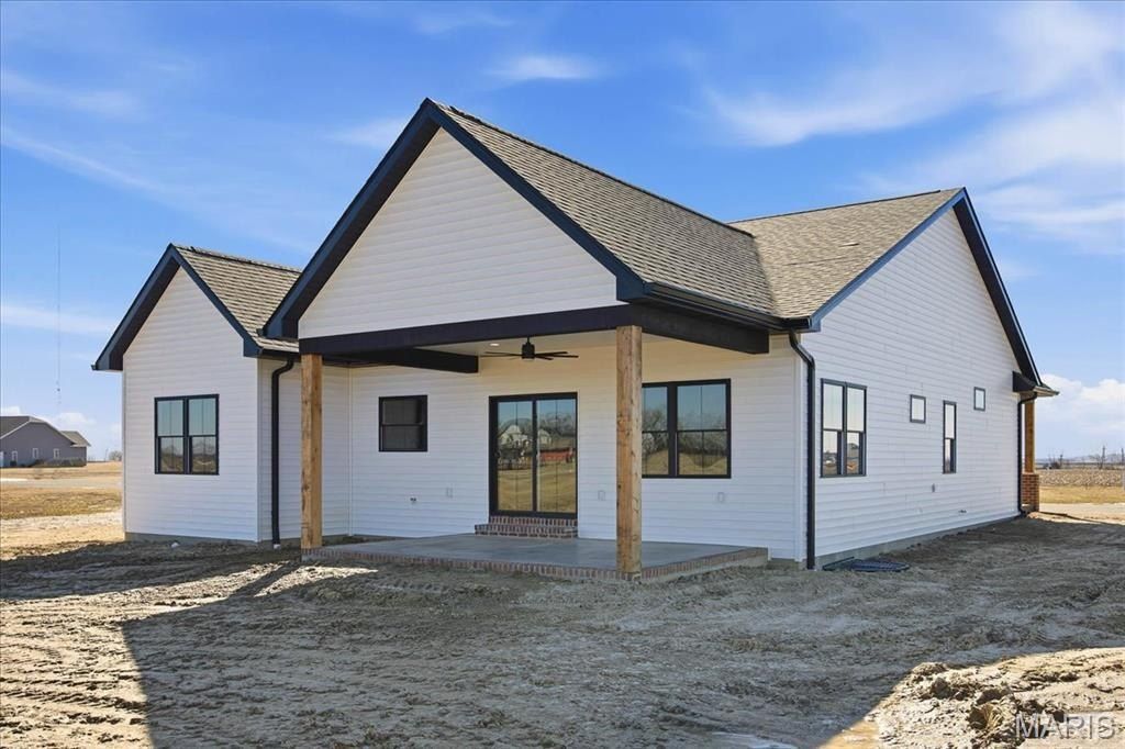 16639 Pembrooke Court. Carlyle, IL 62231